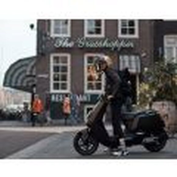 NIU NIU NQi Sport X 45 km/h Standard Range Svart