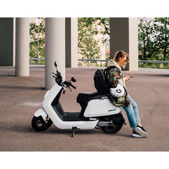 NIU NIU NQi Sport X 45 km/h Standard Range Vit